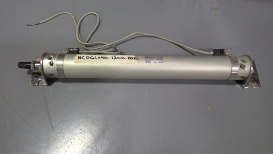 SMC - NCDGLA40-1200-B54L - ROUND BODY AIR CYLINDER - NEW - OUT OF BOX